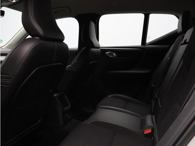 Volvo XC40 T5 Twin Engine Momentum Pro / Trekhaak / 360 camera / Elektr. bed. achterklep