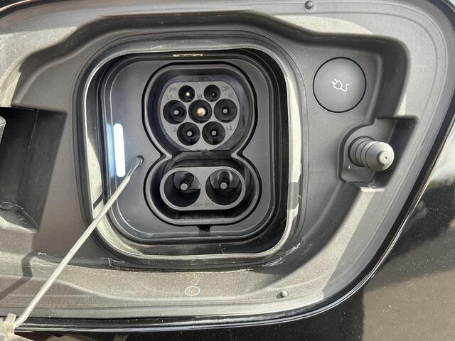 Volvo XC40 Recharge Plus 70 kWh VAN: € 32.900- VOOR: € 30.877,- UW HERFSTVOORDEEL: € 2.023-| SOH 92%| ADAPTIVE CRUISE| ELEK. ACHTERKLEP| STOEL + STUURVERWARMING| DODE HOEK SENSOR|