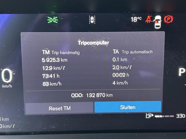 Volvo XC40 2.0 B4 Plus Dark 360 camera / Harman Kardon/ 2 elektrische stoelen / intellisafe / climate line/ leer/ trekhaak / all season banden