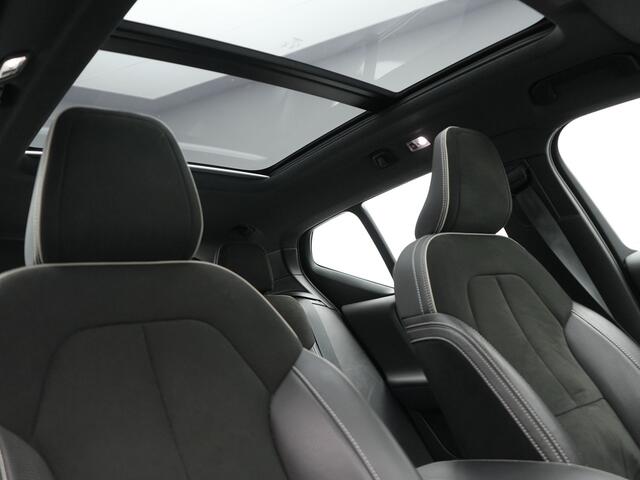 Volvo XC40 T5 Recharge R-Design PHEV 262pk | Panodak | Adaptive Cruise | Camera | Alcantara Sportstoelen Memory & Verwarmd | Stuur Verwarmd | Keyless | BLIS | Apple Carplay | Navigatie | DAB | 20"L.M | Plug in Hybrid |