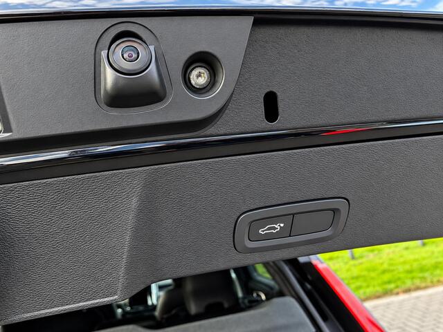 Volvo XC40 2.0 T4 R-Design Panodak Trekhkaak Camera Leer+Memory Privacyglas