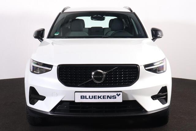 Volvo XC40 B4 Plus Dark - IntelliSafe Assist & Surround - Harman/Kardon audio - Parkeercamera achter - Verwarmde voorstoelen & stuur - Parkeersensoren voor & achter - Elektr. bedienb. voorstoelen met geheugen links - Draadloze tel. lader - Inklapbare trekhaak - 19' LMV – foto 2