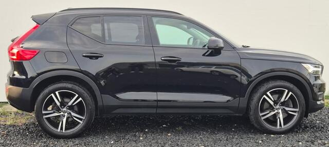 Volvo XC40 1.5 T5 Recharge R-Design Expression cruise control adaptief - Trekhaak - 19" Wielen - Lighting - Climate - Privacy Glass - R780 Interieur - Power seats met beenverlenger en memory - Full led koplampen - Telefoon lader – foto 7