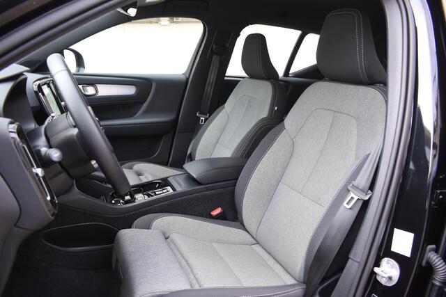 Volvo XC40 B3 177PK Automaat Plus Black Edition / Cruise control / Harman Kardon / 20'' velgen / Elektrisch verstelbare stoelen met geheugen / Stoel- en stuurverwarming – foto 9