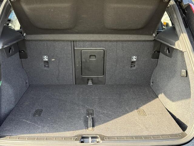 Volvo XC40 B4 Plus Dark – foto 8