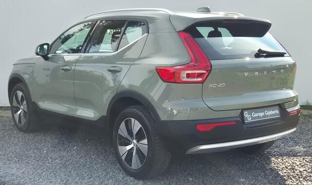 Volvo XC40 1.5 T4 Phev Core Bright Park assist pack - Camera achter - Model jaar 2023 - Climate - Keyless - PDC voor en achter - 18" Wielen - R7C000 Interieur - Full led koplampen - Donkere hemel - Telefoon lader - Elektrisch bedienbare achterklep met sensorsturing – foto 2