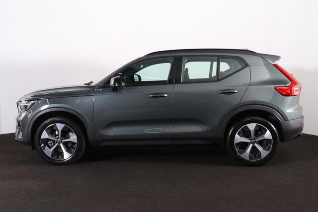 Volvo XC40 B4 Plus Dark - IntelliSafe Assist & Surround - Verwarmde voorstoelen & stuur - Parkeersensoren voor & achter - Elektr. bedienb. voorstoelen met geheugen links - Draadloze tel. lader - Inklapbare trekhaak - 19'' LMV – foto 3