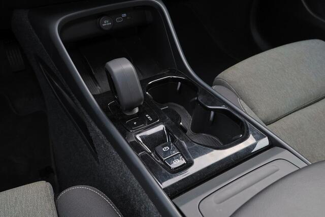 Volvo XC40 B4 Plus Dark - IntelliSafe Assist & Surround - Verwarmde voorstoelen & stuur - Parkeersensoren voor & achter - Elektr. bedienb. voorstoelen met geheugen links - Draadloze tel. lader - Inklapbare trekhaak - 19'' LMV – foto 10