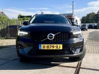 Volvo XC40 2.0 B4 Plus Dark