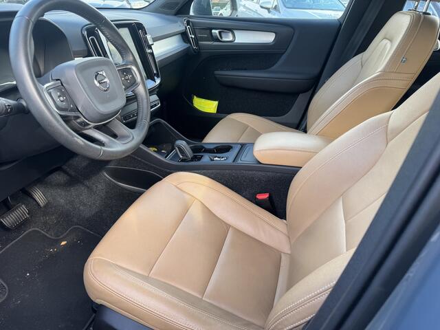 Volvo XC40 2.0 D4 AWD R-Design B – foto 9