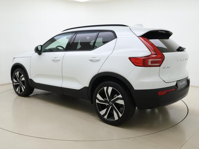 Volvo XC40 B4 211pk Plus Dark / 20'' / 360 Camera / Trekhaak / Pixel Koplampen / Panoramadak / Nubuck / El. Stoelen / Harman&Kardon Audio / Noodreservewiel / ACC / BLIS / Stoel + Stuurw. Verwarming / – foto 3