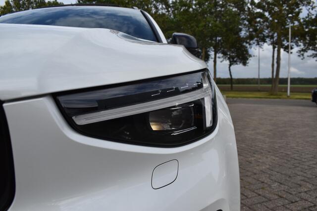 Volvo XC40 B4 Plus Dark | ACC | Trekhaak | Schuif/kanteldak | Stoel + Stuur verwarmd | BLIS | Nubuck | El. Stoelen | – foto 3