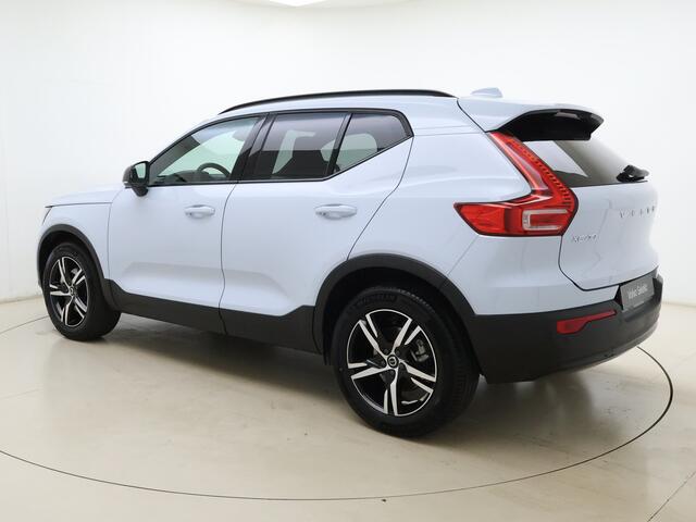 Volvo XC40 B4 211pk Plus Dark / Nubuck / Elektr. Stoelen / Panoramadak / Trekhaak / Harman&Kardon Audio / Getint Glas / ACC / BLIS / Keyless / Stoel + Stuurw. Verwarming / PDC + Camera / Noordreservewiel / – foto 3