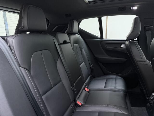 Volvo XC40 T5 262pk Recharge R-Design / Elektr. Stoelen / Panoramadak / Harman&Kardon Audio / Trekhaak / 360 Camera / Full-LED / Leder / Keyless / 19'' + All Season / ACC / BLIS / Stoel + Stuur. Verwarming / DAB / – foto 6