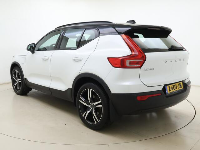 Volvo XC40 T5 262pk Recharge R-Design / Elektr. Stoelen / Panoramadak / Harman&Kardon Audio / Trekhaak / 360 Camera / Full-LED / Leder / Keyless / 19'' + All Season / ACC / BLIS / Stoel + Stuur. Verwarming / DAB / – foto 9
