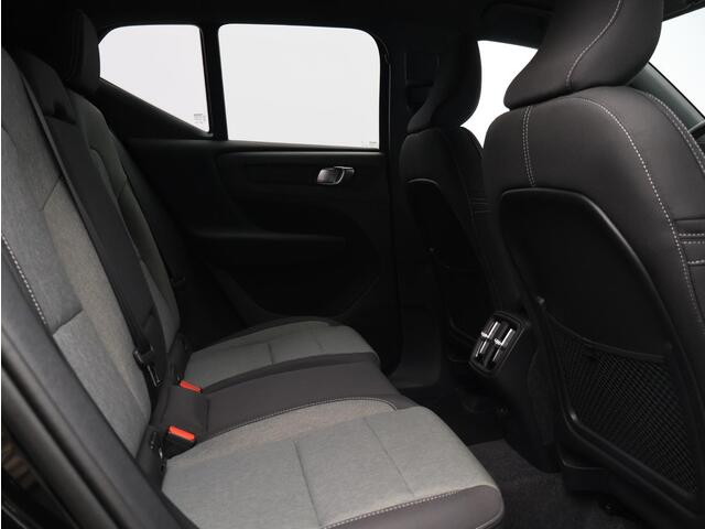 Volvo XC40 2.0 B4 Plus Dark / Trekhaak / Stoel+stuur+voorruitverwarming / Privacy glass / Harman Kardon – foto 9