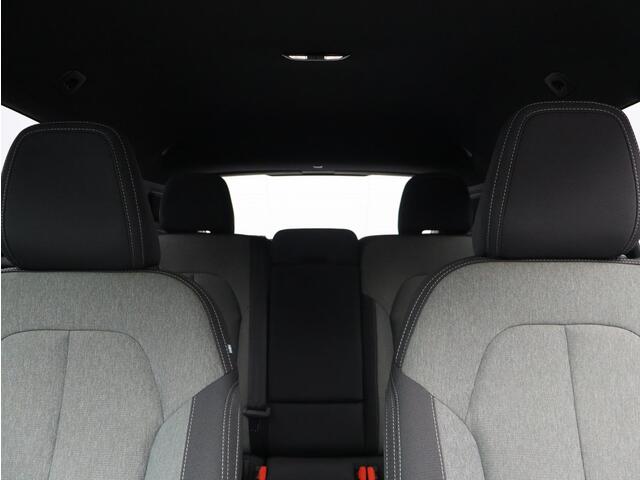 Volvo XC40 2.0 B4 Plus Dark / Trekhaak / Stoel+stuur+voorruitverwarming / Privacy glass / Harman Kardon – foto 10
