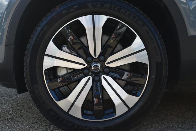 Volvo XC40 Recharge Plus 70 kWh l Adaptieve cruise control l Elektrische achterklep l BLIS l Keyless entry & start l Verwarbare voorstoelen & stuur l Warmtepomp l Google navigatie l 4-voudig elektrische lendensteun l 19 Inch Lichtmetalen velgen l – foto 9