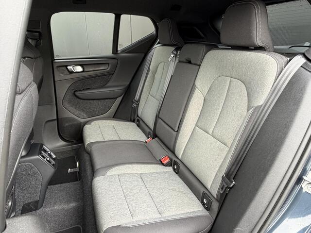 Volvo XC40 2.0 B4 Plus Dark / Stuur- Stoelverwarming / Trekhaak / Harman Kardon / All-Season banden / Apple Carplay / Android Auto / Adaptieve Cruise Control / Blis / – foto 6