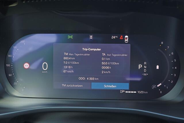 Volvo XC40 B4 Plus Dark - IntelliSafe Assist & Surround - Harman/Kardon audio - Parkeercamera achter - Verwarmde voorstoelen & stuur - Parkeersensoren voor & achter - Elektr. bedienb. voorstoelen met geheugen links - Draadloze tel. lader - Extra getint glas - Inklapbare trekhaak - 18' LMV – foto 9