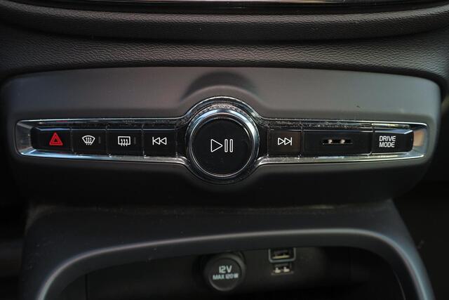 Volvo XC40 T3 Momentum Pro - Parkeercamera achter - Parkeersensoren voor & achter - Volvo On Call - Navigatie - Cruise control - 18' LMV – foto 10