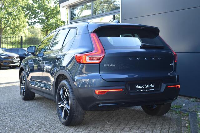 Volvo XC40 B4 Plus Dark | Trekhaak | Verwarmbare voorstoelen, voorruit en stuurwiel | Premium audio by Harman Kardon | Adaptieve cruise control | Keyless | BLIS | Elektrische kofferklep | Google Navigatie | All Season banden | Elektrisch verstelbare voorstoel met memory | – foto 3