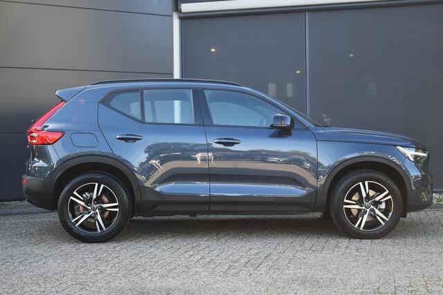 Volvo XC40 B4 Plus Dark | Trekhaak | Verwarmbare voorstoelen, voorruit en stuurwiel | Premium audio by Harman Kardon | Adaptieve cruise control | Keyless | BLIS | Elektrische kofferklep | Google Navigatie | All Season banden | Elektrisch verstelbare voorstoel met memory | – foto 8