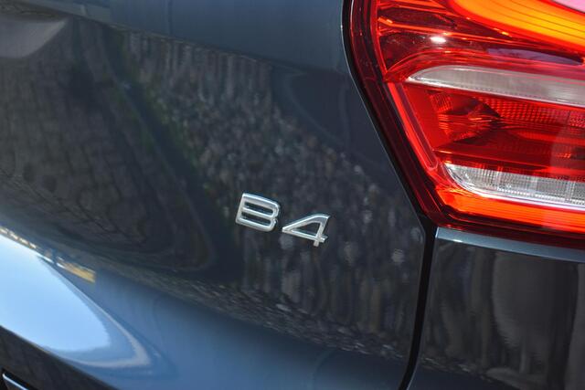 Volvo XC40 B4 Plus Dark | Trekhaak | Verwarmbare voorstoelen, voorruit en stuurwiel | Premium audio by Harman Kardon | Adaptieve cruise control | Keyless | BLIS | Elektrische kofferklep | Google Navigatie | All Season banden | Elektrisch verstelbare voorstoel met memory | – foto 10