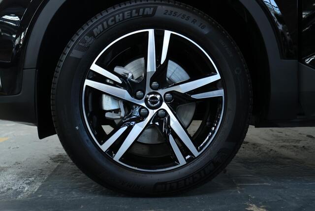 Volvo XC40 B4 Plus Black Edition | Panoramadak | | Semi-Electrische wegklapbare Trekhaak | Verwarmbare voorstoelen en stuurwiel | Premium audio by Harman Kardon | Apple carplay/Android auto | Keyless Entree | Google Infotainment – foto 8