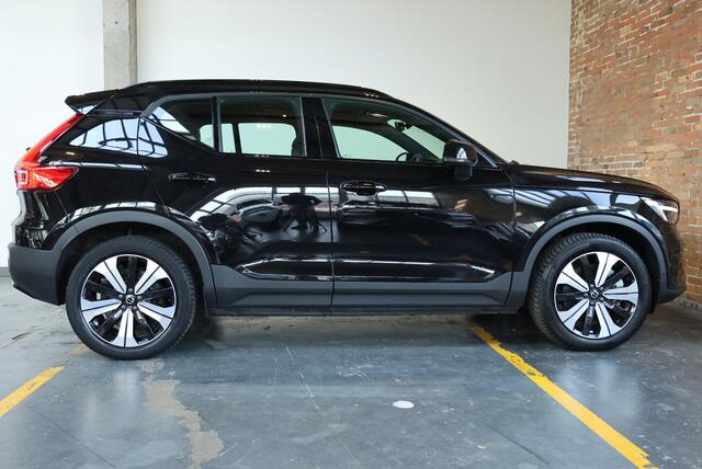 Volvo XC40 Recharge Twin Ultimate 78 kWh | Panoramadak | Electrische bedienbare voorstoelen | Stoelverwarming | Stuurwielverwarming | 4-seizoenenbanden | Google infotainment | Parkeersensoren voor + achter | Parkeercamera | – foto 4