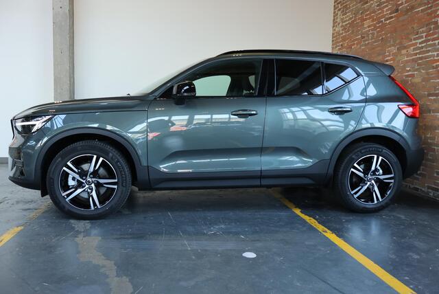 Volvo XC40 B4 Plus Dark |Semi-Electrische Wegklapbare Trekhaak | Verwarmbare voorstoelen | achterbank en voorruit | Adaptieve cruise control | Premium audio by Harman Kardon | Apple carplay/Android auto | Privacy Glass – foto 6