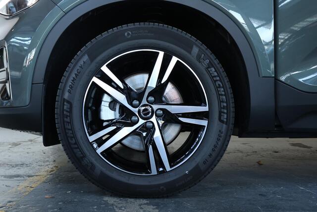 Volvo XC40 B4 Plus Dark |Semi-Electrische Wegklapbare Trekhaak | Verwarmbare voorstoelen | achterbank en voorruit | Adaptieve cruise control | Premium audio by Harman Kardon | Apple carplay/Android auto | Privacy Glass – foto 8