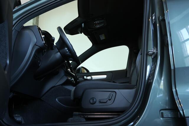 Volvo XC40 B4 Plus Dark |Semi-Electrische Wegklapbare Trekhaak | Verwarmbare voorstoelen | achterbank en voorruit | Adaptieve cruise control | Premium audio by Harman Kardon | Apple carplay/Android auto | Privacy Glass – foto 9