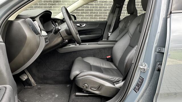 Volvo XC60 2.0 Recharge T8 AWD Plus Dark | Panorama | Google Maps | Camera | Leder