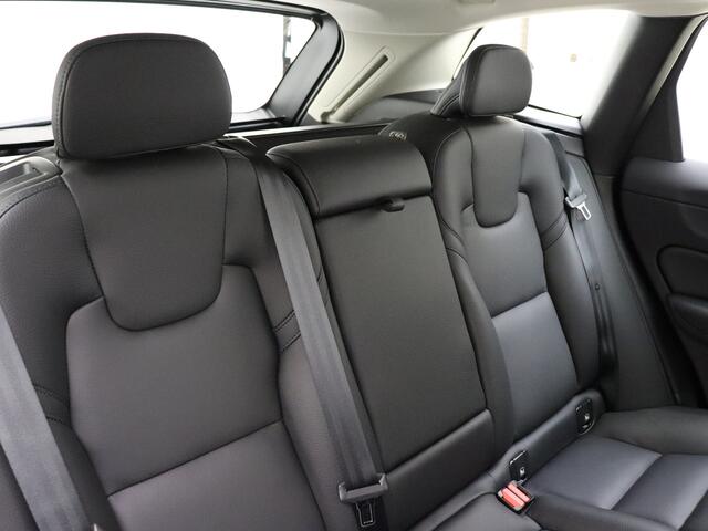 Volvo XC60 B4 211pk Plus Dark / FULL-LED / PDC + CAM / Trekhaak / BLIS / Adapt. Cruise / Stoel + Stuurw. Verwarming / Elektr. Stoelen + geheugen / Elektr. achterklep /