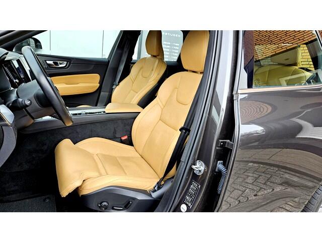 Volvo XC60 2.0 T8 AWD LR 335kW/455pk Aut8 Plug-In Hybrid Ultimate Bright LUCHTVERING + BOWERS&WILKINS + PANORAMADAK + BLIS + EL.TREKHAAK + PILOT ASSIST + ADAPT.CRUISE + STOELVERWARMING&-VENTILATIE + 360 CAMERA + STUURVERWARMING + PARKSENSOREN + 20" LM-VELGEN!!