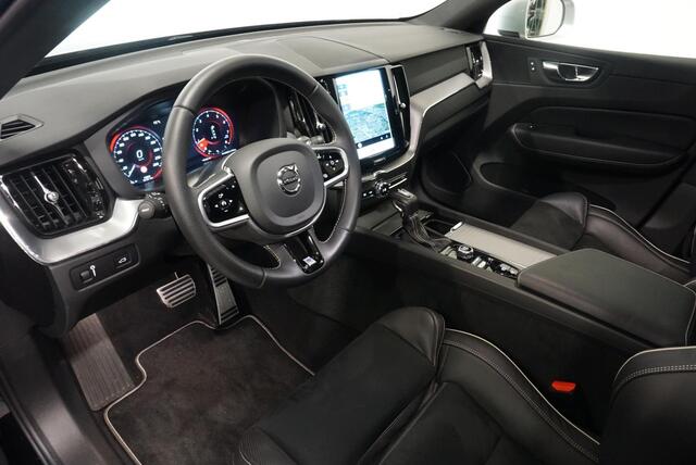 Volvo XC60 2.0 T5 R-Design Navigatie | Camera | BLIS |Parkeer sensoren | LED | 19" lichtmetalen velgen R Design