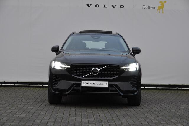 Volvo XC60 T6 350PK Long Range AWD Plus Dark / Panoramisch schuif-kantel dak / Lederen bekleding / Elektrisch bedienbare voorstoelen met geheugen / Stoelverwarming voor en achter / Apple Carplay / Trekhaak /