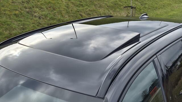 Volvo XC60 2.0 T6 Plug-in hybrid AWD R-Design 21 Inch Licht metaal - 360 Camera - Harman Kardon Sound