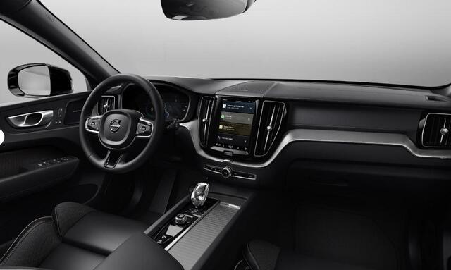 Volvo XC60 T6 350PK Plug-in hybrid AWD Plus Dark / Navigatie / Leder / 360 Camera / Panorama dak / Harman Kardon / Luchtvering / 21'' LM Velgen /