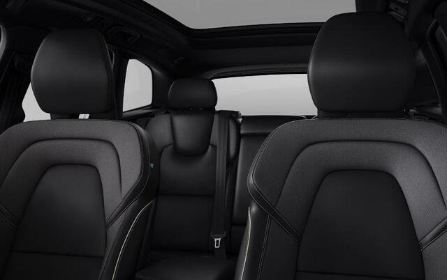 Volvo XC60 T6 350PK Plug-in hybrid AWD Plus Dark / Navigatie / Leder / 360 Camera / Panorama dak / Harman Kardon / Luchtvering / 21'' LM Velgen /