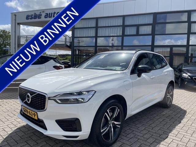 Volvo XC60 2.0 T8 390 pk Recharge AWD R-Design Navigatie Panoramadak Luchtvering Camera Head Up Display Leder Dashboard Carplay Elek. Stoel 19 Inch Velgen Stoelverwarming Standkachel On Call 1e Eigenaar Plug In Hybride BTW Auto