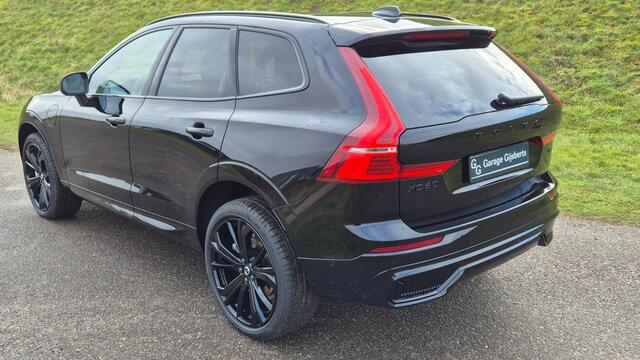 Volvo XC60 2.0 T8 Plug-in hybrid AWD Ultra Black Edition Lucht vering - Bowers Wilkins Sound - 360 Camera - 21"Inch - Alarm - Privacy Glas - Massage stoelen - Gelamineerde ruiten