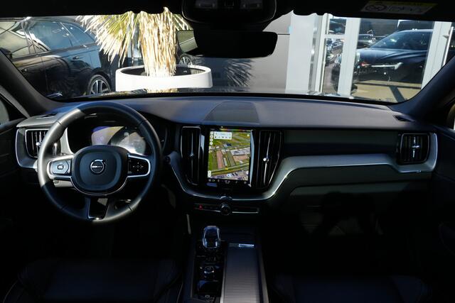Volvo XC60 2.0 T8 Plug-in hybrid AWD Plus Black Edition 455pk Panoramadak/Stoelverwarming/360Camera
