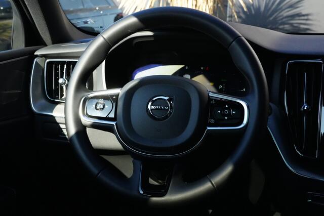 Volvo XC60 2.0 T8 Plug-in hybrid AWD Plus Black Edition 455pk Panoramadak/Stoelverwarming/360Camera