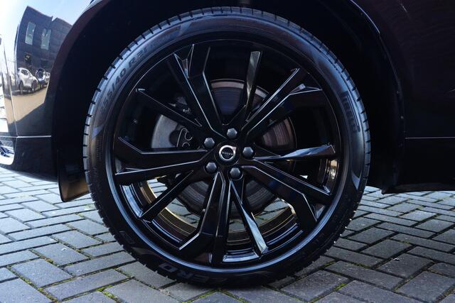 Volvo XC60 2.0 T8 Plug-in hybrid AWD Plus Black Edition 455pk Panoramadak/Stoelverwarming/360Camera