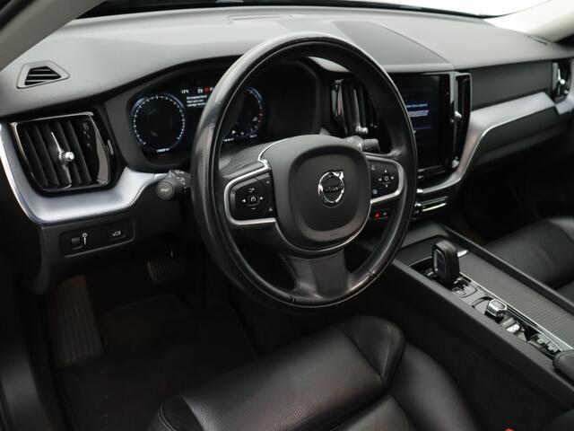Volvo XC60 2.0 B5 AWD Momentum Pro