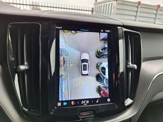 Volvo XC60 T6 Plug-in hybrid AWD Inscription Nieuw Model PHEV | Panodak | Adaptive Cruise | Carplay | Trekhaak af Fabriek | 360 Camera | Harman Kardon | Keyless | Stuur/Stoel Verwarming |