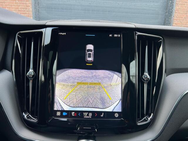 Volvo XC60 2.0 T6 Plug-in hybrid AWD Plus Dark l Panorama l Harman Cardon l 360 Camera l Stoelverwarming achter