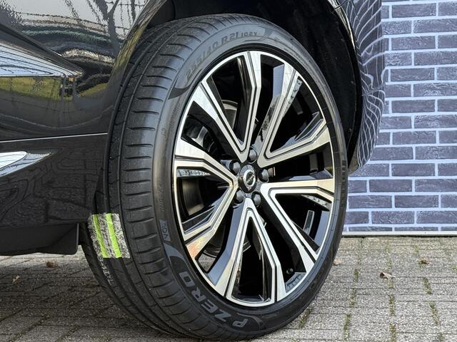 Volvo XC60 2.0 T6 Plug-in hybrid AWD Essential Edition Bright | 21 inch velgen | Schuif/kantel panoramadak | Stoel/stuurverwarming | Leder | Onyx Black |